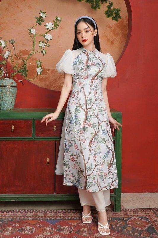 Giá dịch vụ thuê áo dài Tết ở Hà Nội hiện nay