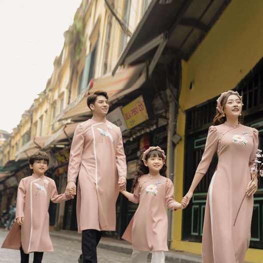 Gắn kết gia đình với bức ảnh Tết 2025 ngay tại nhà