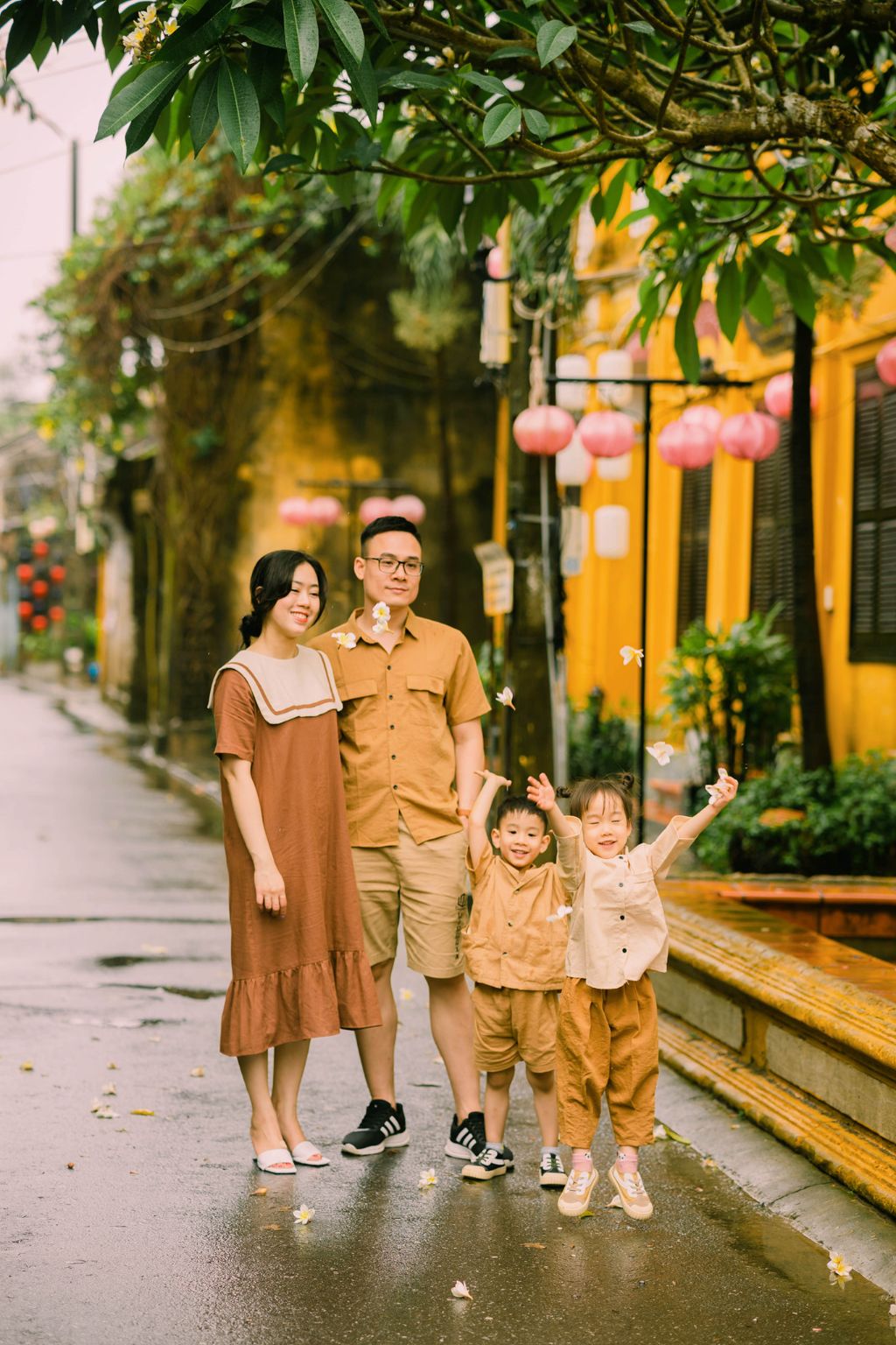 Gắn kết gia đình với bức ảnh Tết 2025 ngay tại nhà