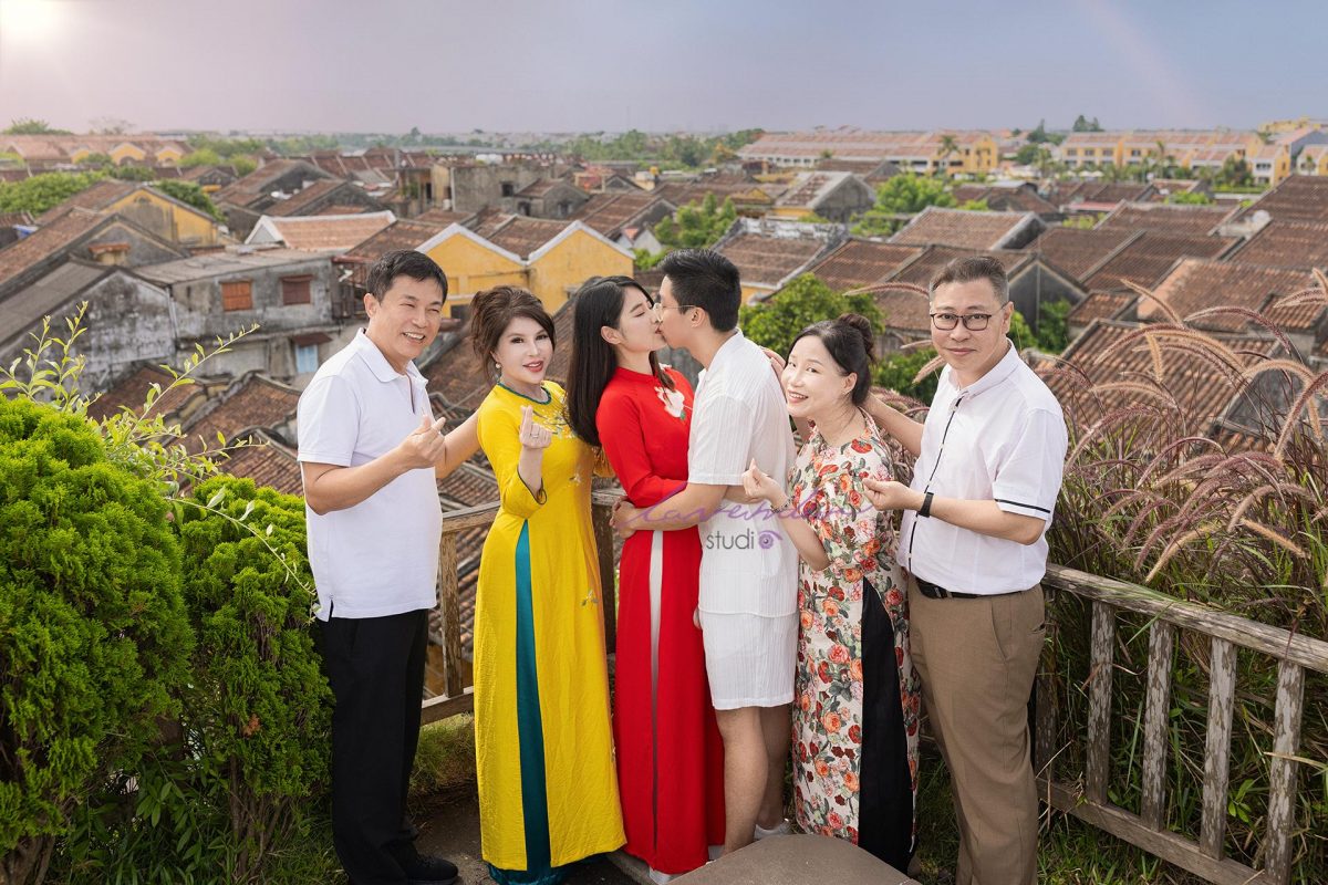 Gắn kết gia đình với bức ảnh Tết 2025 ngay tại nhà