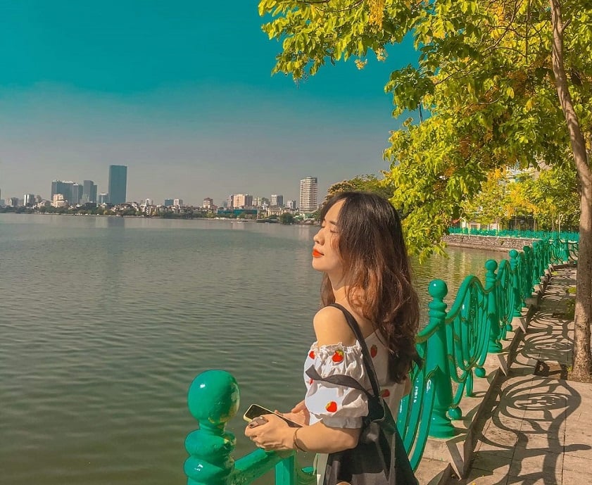 "Nàng thơ" chi tiền chụp ảnh du lịch tại 10 địa điểm đẹp ở Hà Nội