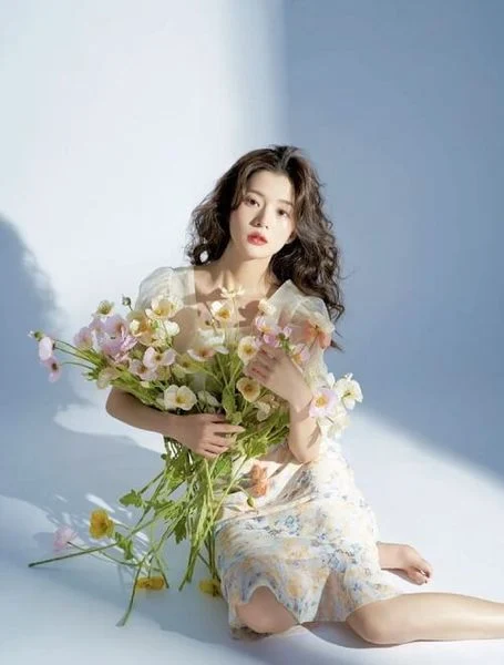 Chụp ảnh nghệ thuật với hoa: Hướng dẫn chi tiết và ý tưởng sáng tạo Chụp ảnh nghệ thuật với hoa: Hướng dẫn chi tiết và ý tưởng sáng tạo