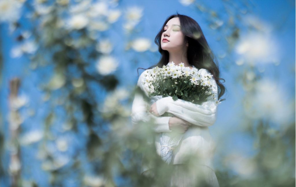 Chụp ảnh nghệ thuật với hoa: Hướng dẫn chi tiết và ý tưởng sáng tạo Chụp ảnh nghệ thuật với hoa: Hướng dẫn chi tiết và ý tưởng sáng tạo