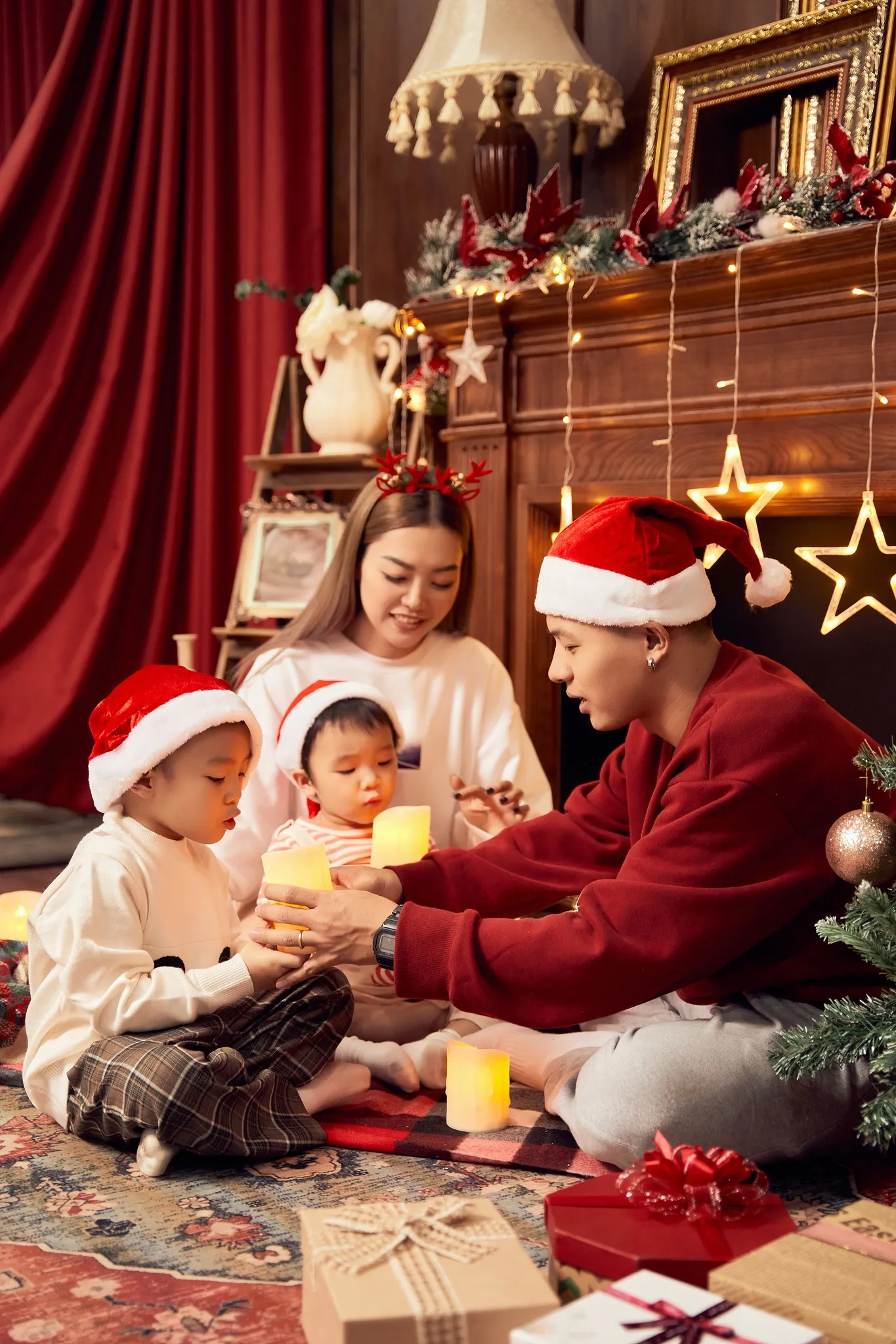 Gợi ý concept chụp ảnh Noel mới nhất cho cặp đôi, gia đình và bé: cập nhật 12/2025