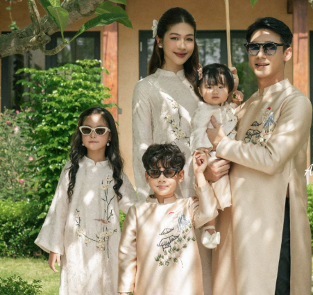 Vì sao chụp ảnh gia đình áo dài luôn được yêu thích qua nhiều thế hệ? Vì sao chụp ảnh gia đình áo dài luôn được yêu thích qua nhiều thế hệ?