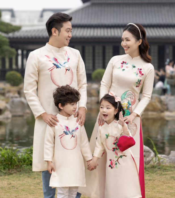 Báo giá dịch vụ chụp hình gia đình Tết 2026 tại TP.HCM chuyên nghiệp