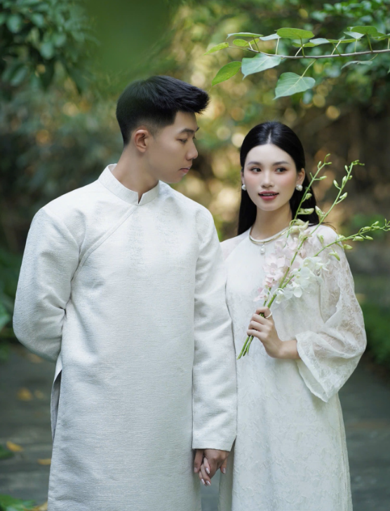 Gợi ý concept chụp ảnh couple áo dài vintage hot trend 2026 Gợi ý concept chụp ảnh couple áo dài vintage hot trend 2026