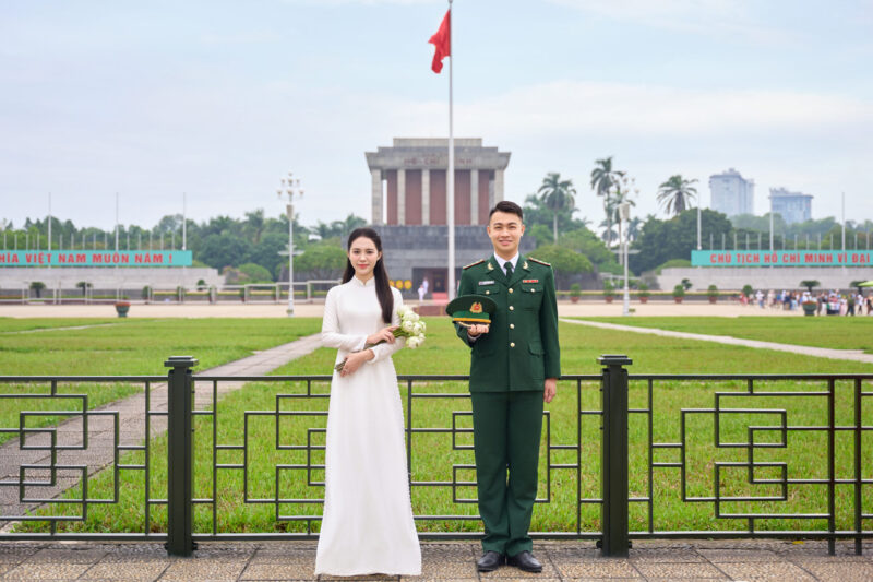 Gợi ý concept chụp ảnh couple áo dài vintage hot trend 2026 Gợi ý concept chụp ảnh couple áo dài vintage hot trend 2026