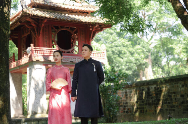 Gợi ý concept chụp ảnh couple áo dài vintage hot trend 2026 Gợi ý concept chụp ảnh couple áo dài vintage hot trend 2026