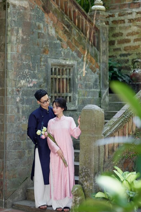 Gợi ý concept chụp ảnh couple áo dài vintage hot trend 2026 Gợi ý concept chụp ảnh couple áo dài vintage hot trend 2026