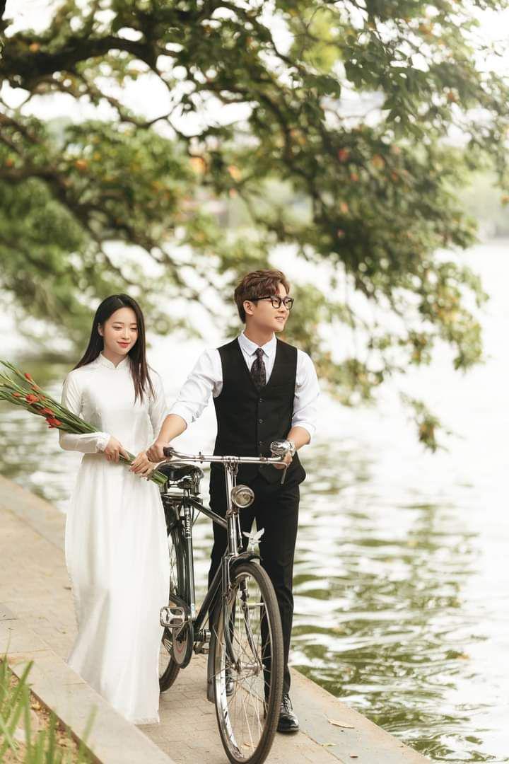 Studio chụp ảnh couple áo dài ngoại cảnh tại Hà Nội Studio chụp ảnh couple áo dài ngoại cảnh tại Hà Nội