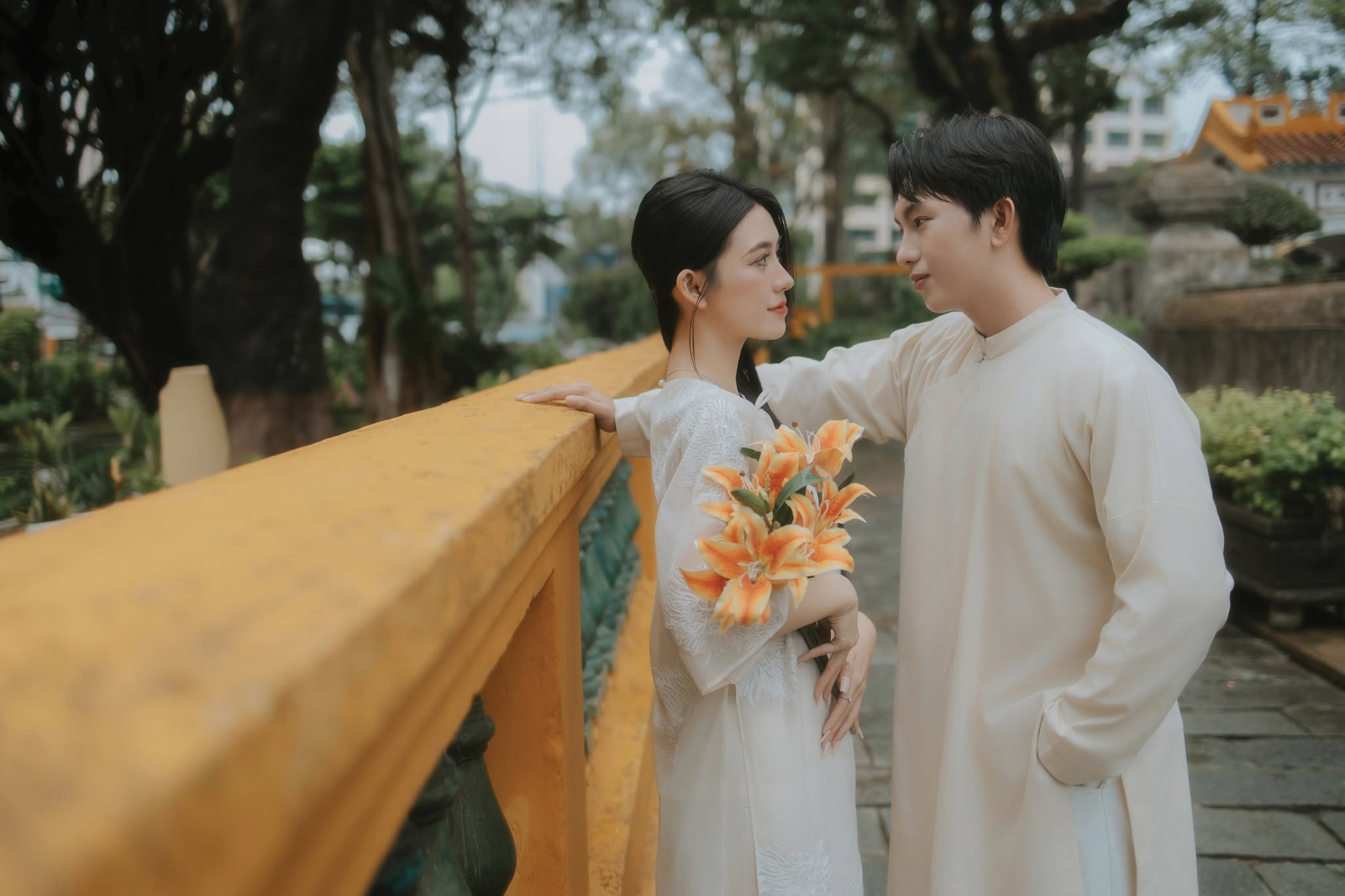 Góc chụp áo dài ngoài trời thơ mộng (4) Góc chụp áo dài ngoài trời thơ mộng (4)