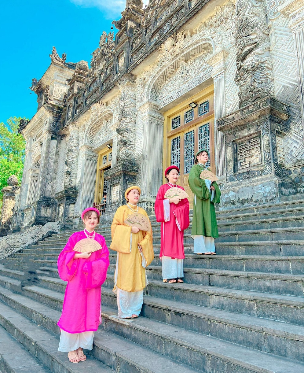 Kinh nghiệm chụp hình áo dài cổ phục đẹp (6)